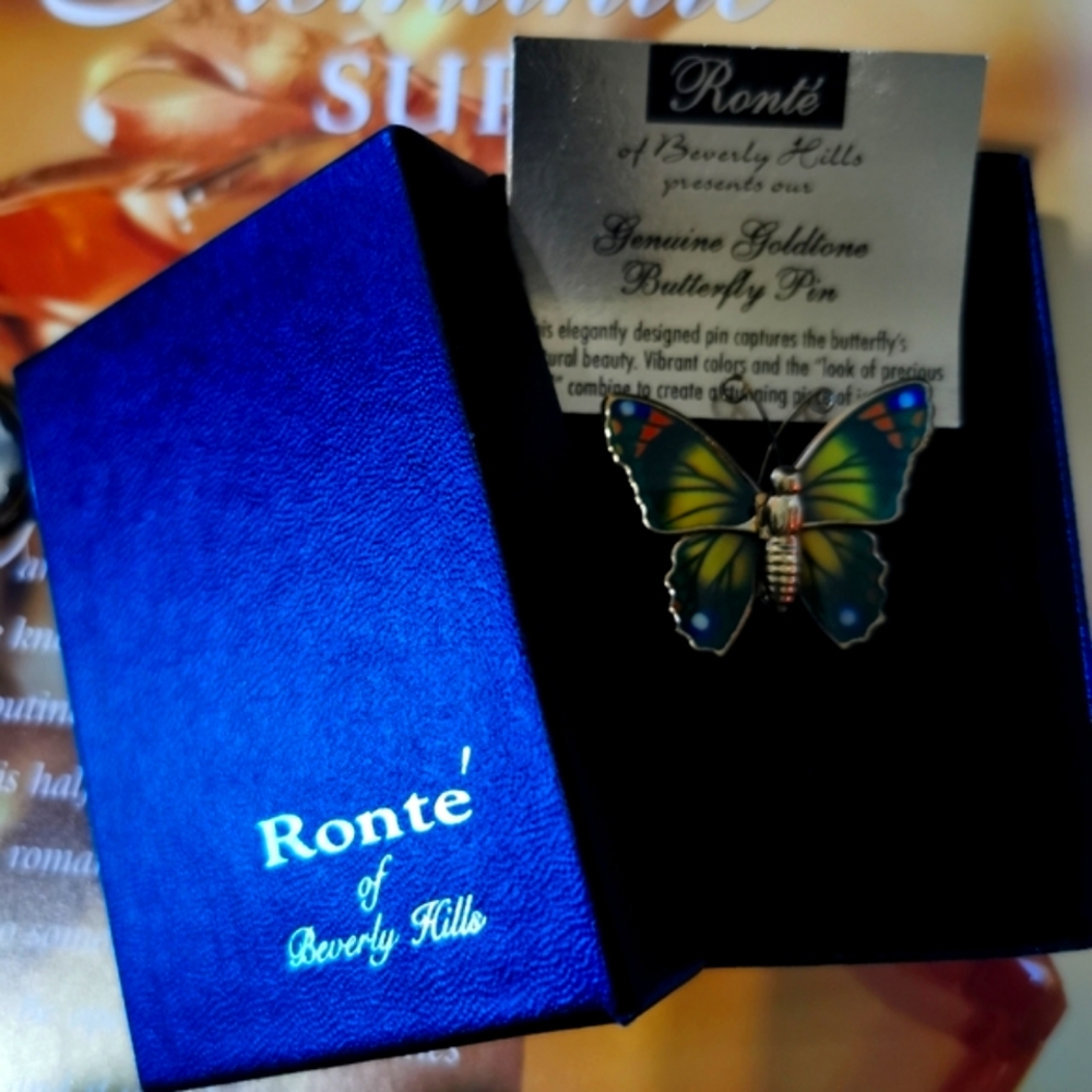 Butterfly 🦋 Pin - Picture 2 of 5